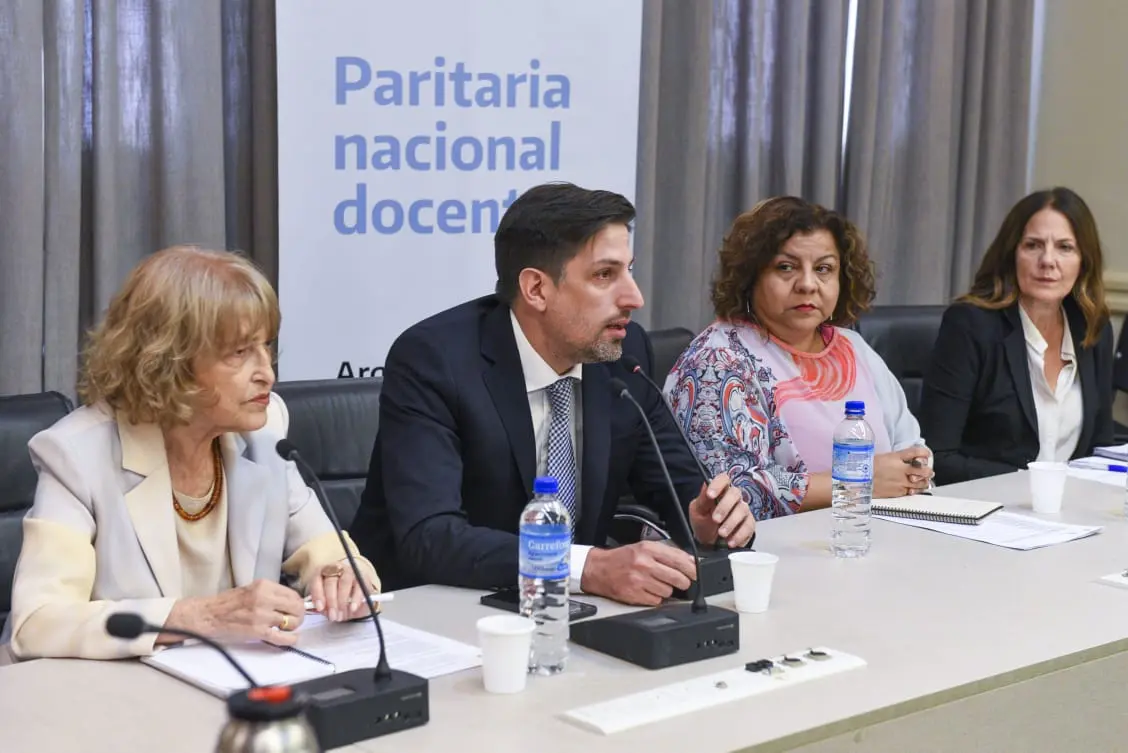 Aseguran que está «cerca de un acuerdo» salarial con los gremios docentes