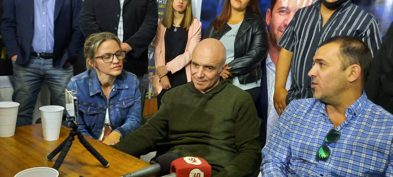 Espert aseguró que las tasas no deberían existir y propuso solventar los servicios con coparticipación provincial
