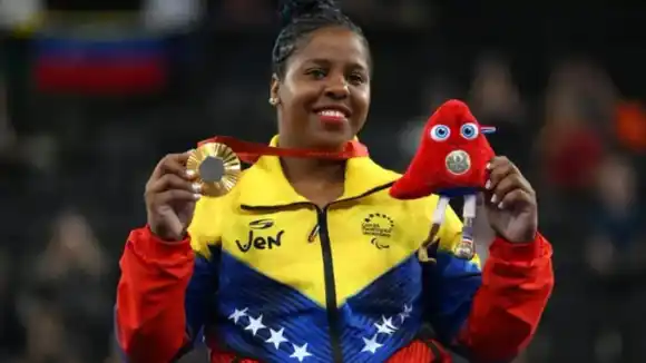 Pesista Clara Fuentes Monasterio consiguió segunda medalla de oro para Venezuela en Paralímpicos 2024