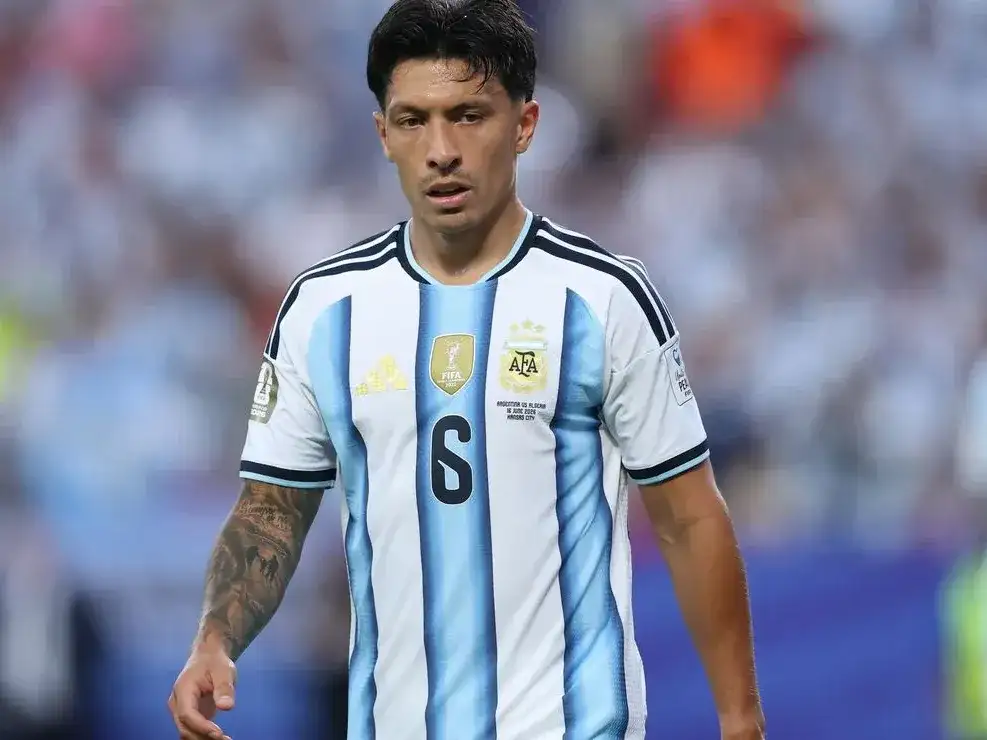 Con el gualeyo Lisandro Martínez de titular, Argentina busca el pase a cuartos de final ante Egipto