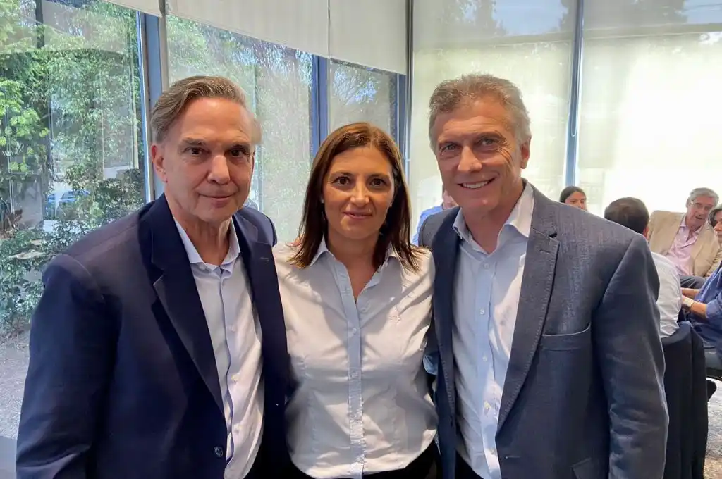 Betina Florito, junto a Macri y Pichetto en Paraná