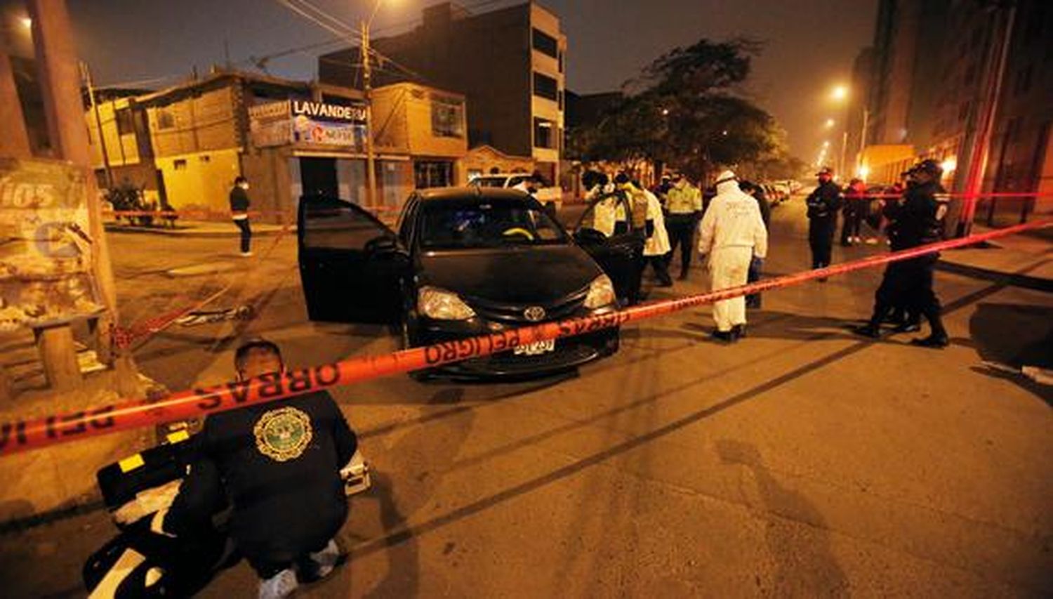 ¡A SANGRE FRÍA! Sicarios en moto acribillan a un prestamista venezolano en Lima