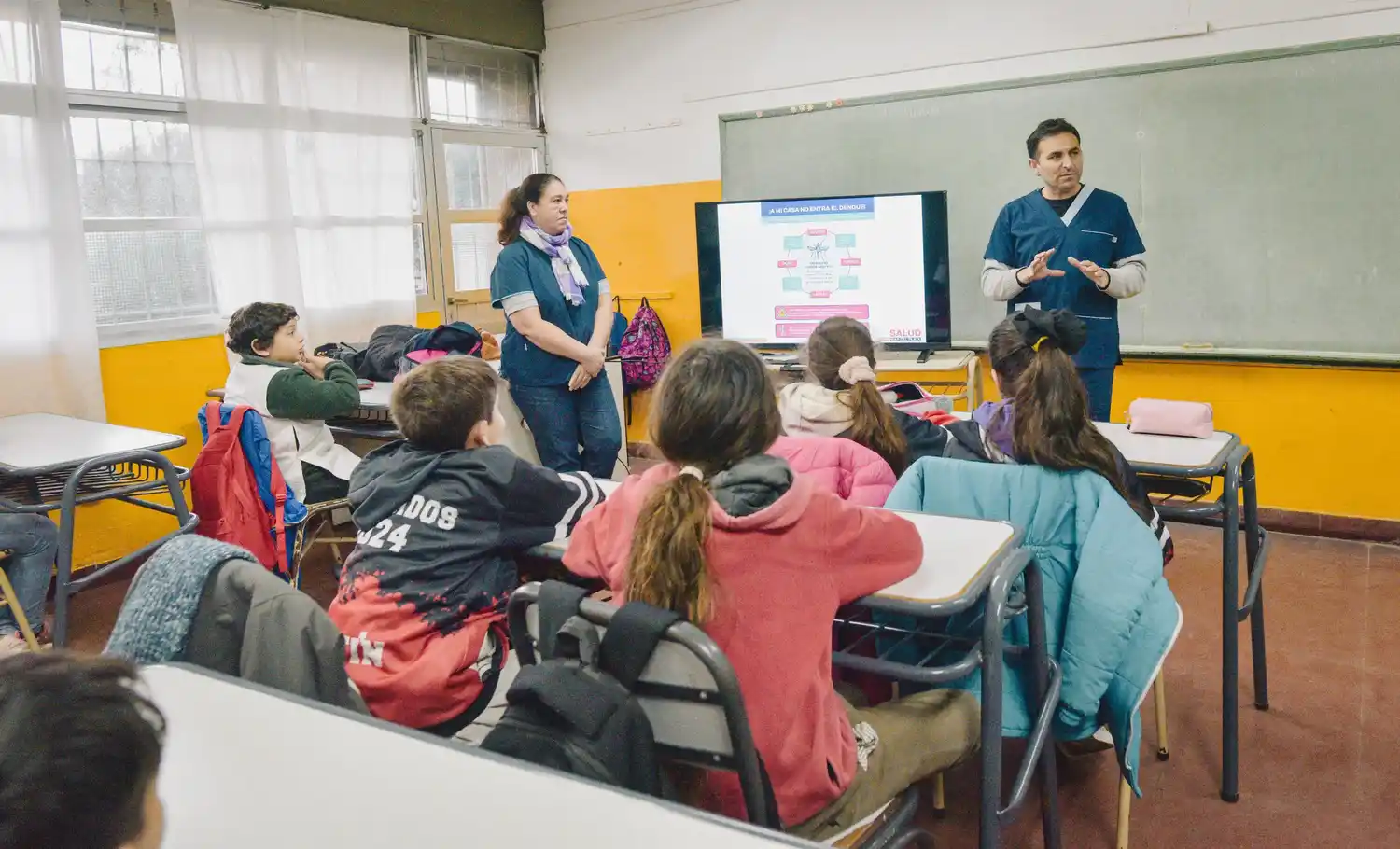 Capacitación de alumnos sobre Dengue.