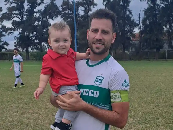 Nicolás Ramallo junto a su sobrino