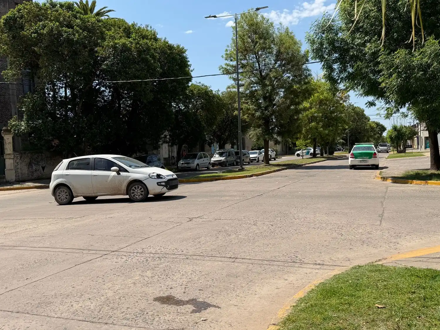 Personal de la Dirección de Tránsito y la policía monitoreaban la circulación de vehículos.