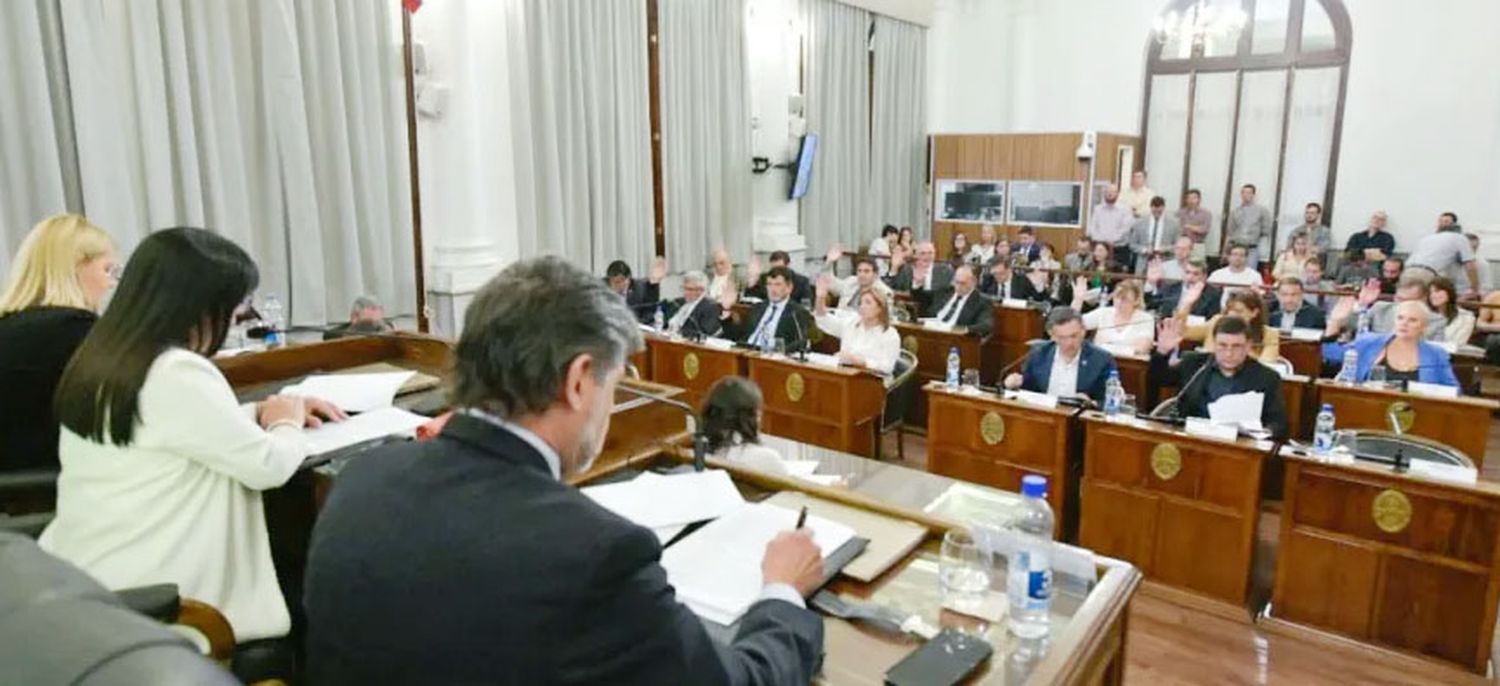 El Senado fue convocado a sesión especial: trata presupuesto y ley de agroquímicos