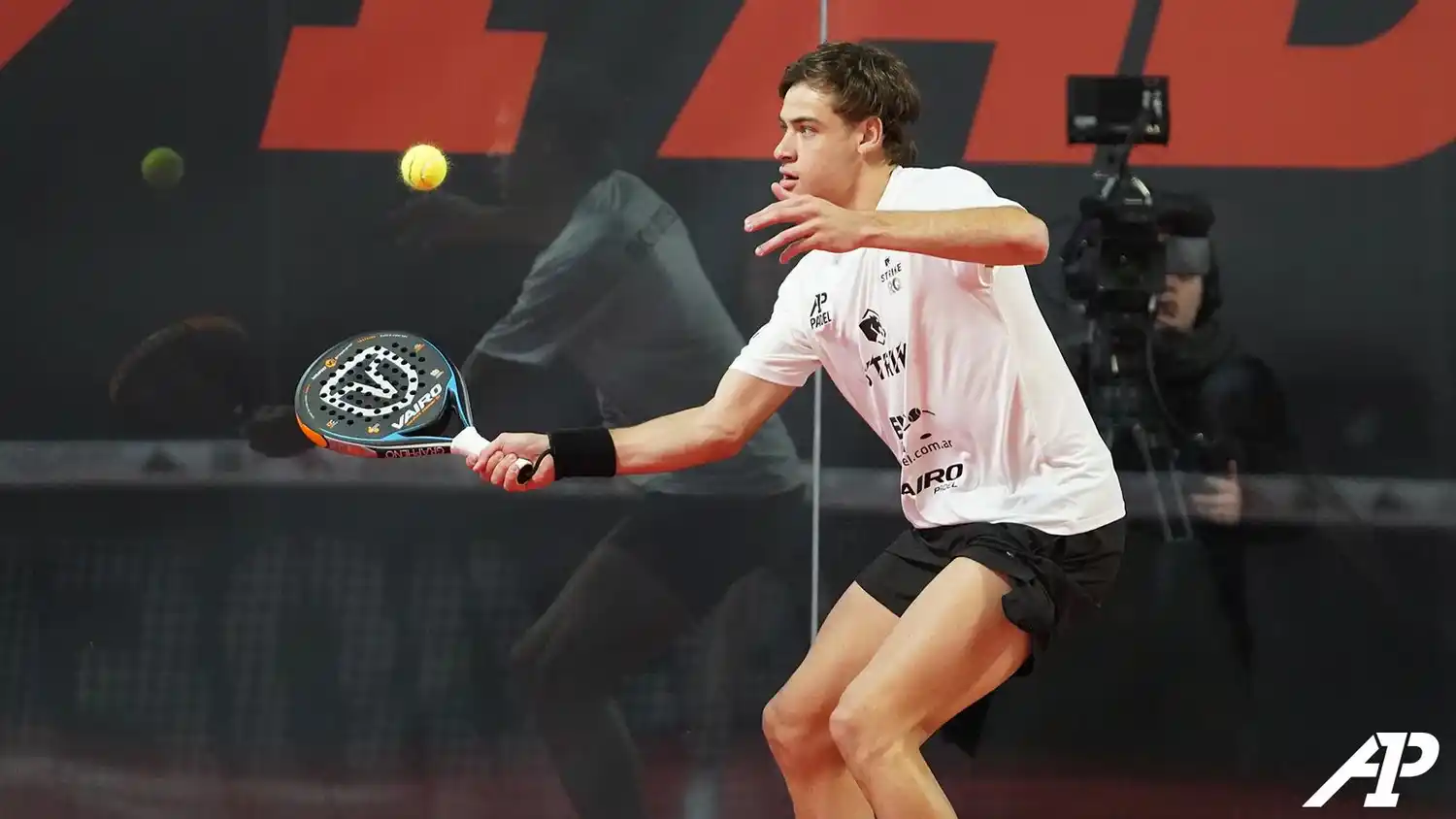 Yob se despidió en Francia.