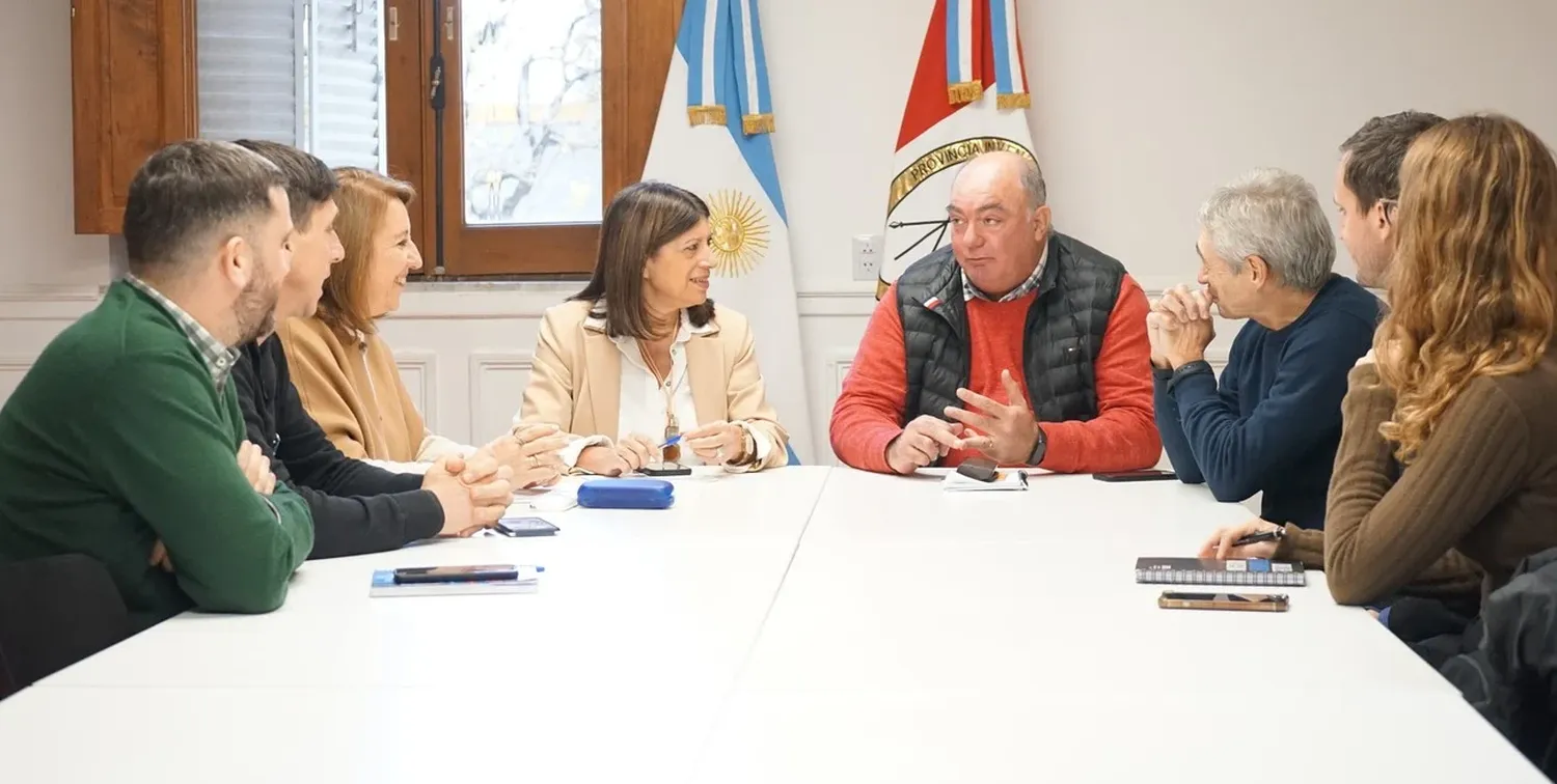 “Una reunión de trabajo para escuchar a nuestras pymes, conocer sus necesidades y brindar el apoyo necesario”, describió sobre el encuentro la presidenta de la Cámara baja provincial.