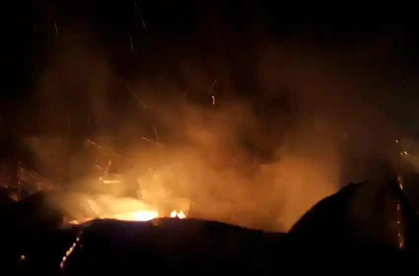 Grave incendio en barrio Santa Rita