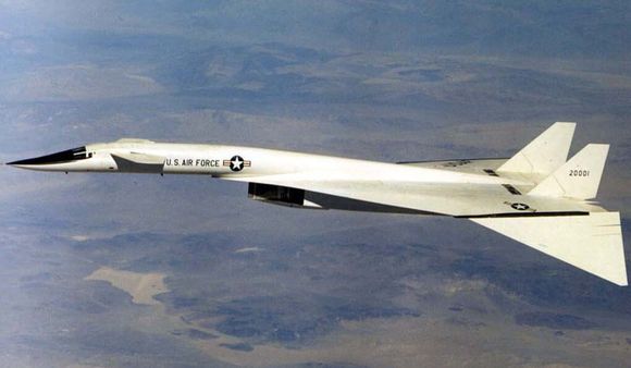 La tragedia del North American XB-70 Valkyrie: el día que murió el sueño supersónico estadounidense