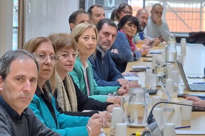 Salarios: la Provincia ofreció a docentes una suba de 4,5% en agosto y 4% en septiembre