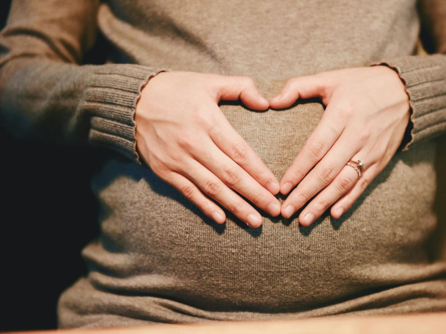 El cuerpo que gesta, el corazón que elige. La Declaración de Casablanca vuelve a poner en el centro el derecho del niño a conocer su origen.