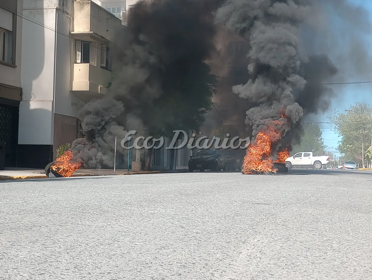 Reclamo. Frente a la Municipalidad