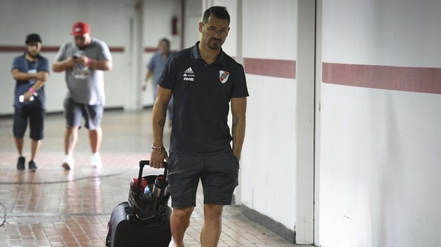 Mora no viajó a la pretemporada y su futuro en River es incierto