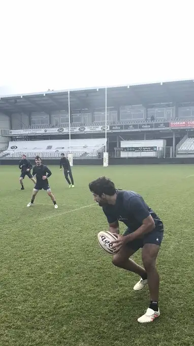 Bruni podría tener hoy su debut en Francia