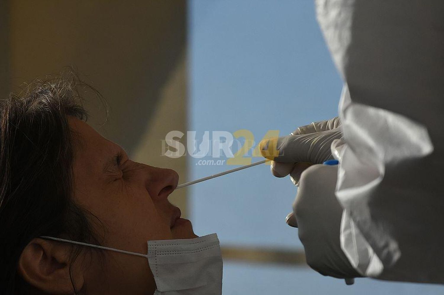 Covid: Argentina reportó 301 muertes y 10.395 casos, la cifra más baja en dos meses y medio