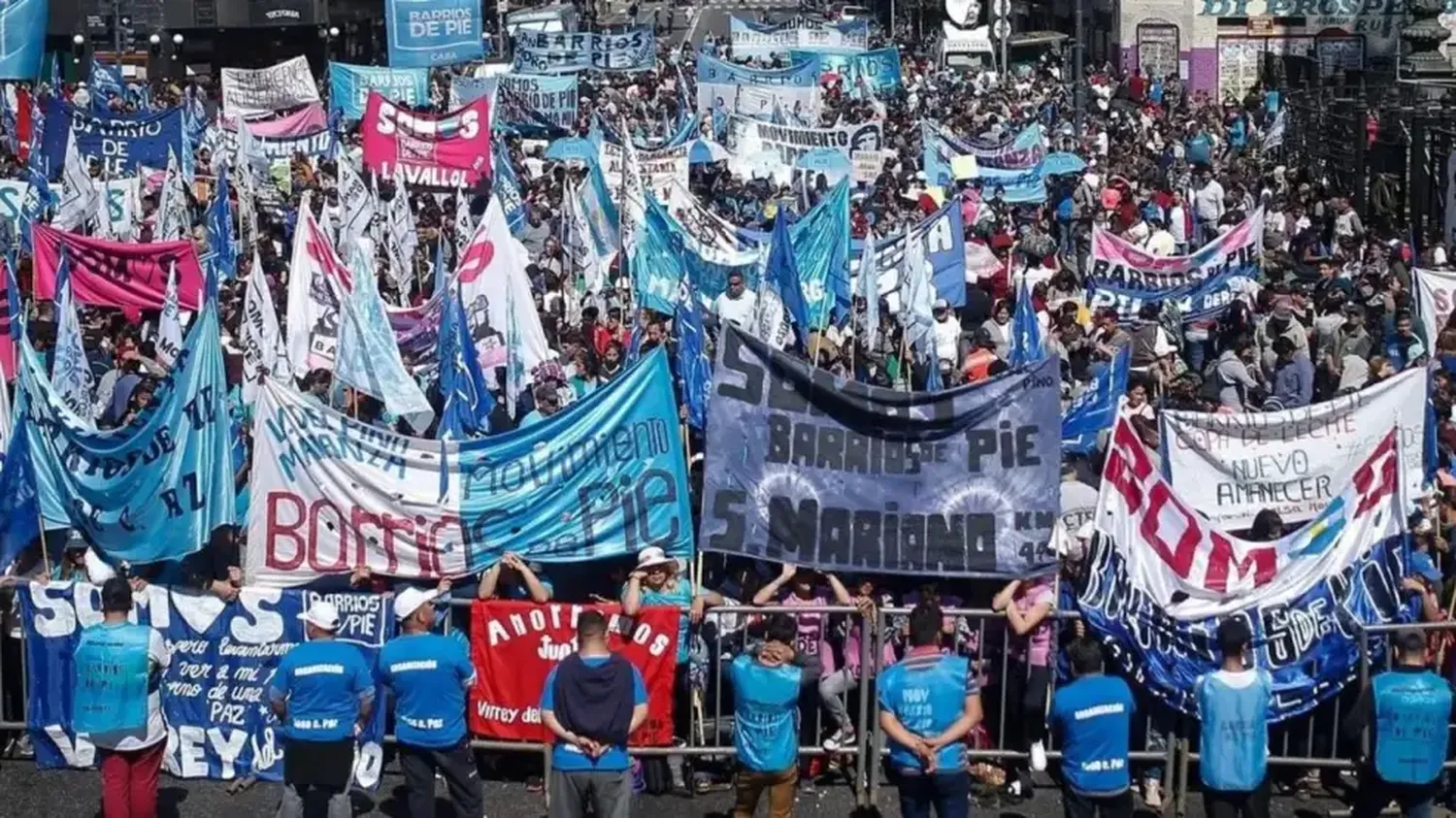 Dia del Trabajador: Las tres centrales sindicales marchan para exigir reapertura de paritarias