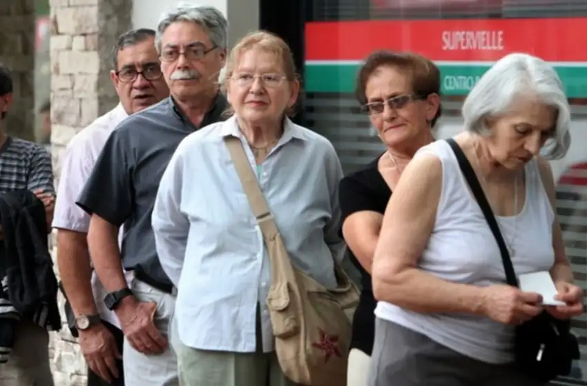 Semino: “Basta de bonos, suban las jubilaciones”