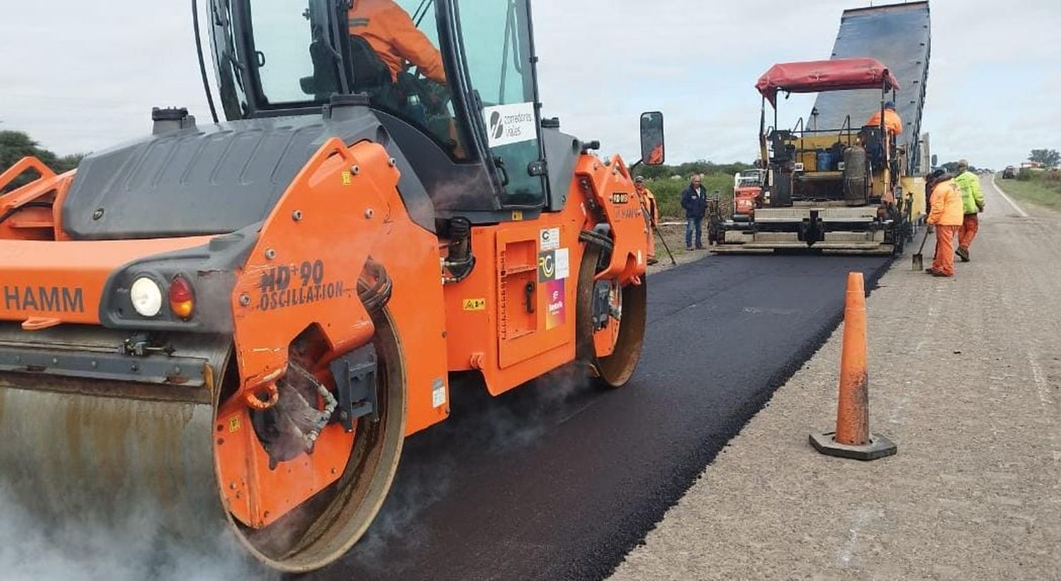 Trabajos para mejorar la transitabilidad y la seguridad en las rutas provinciales.