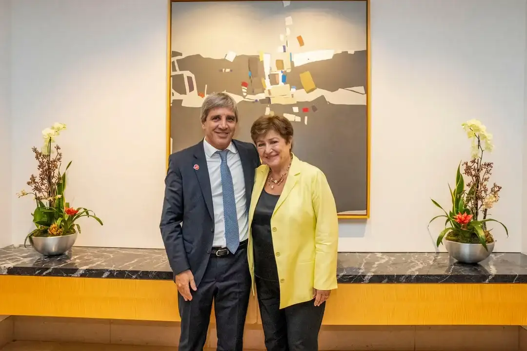 Luis Caputo y la titular del FMI, Kristalina Georgieva.