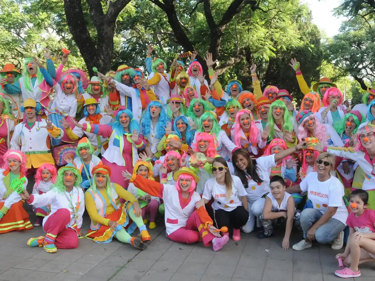 Después del payapaseo, la vocación de curar con humor y una sonrisa llega al Hospital Iturraspe 