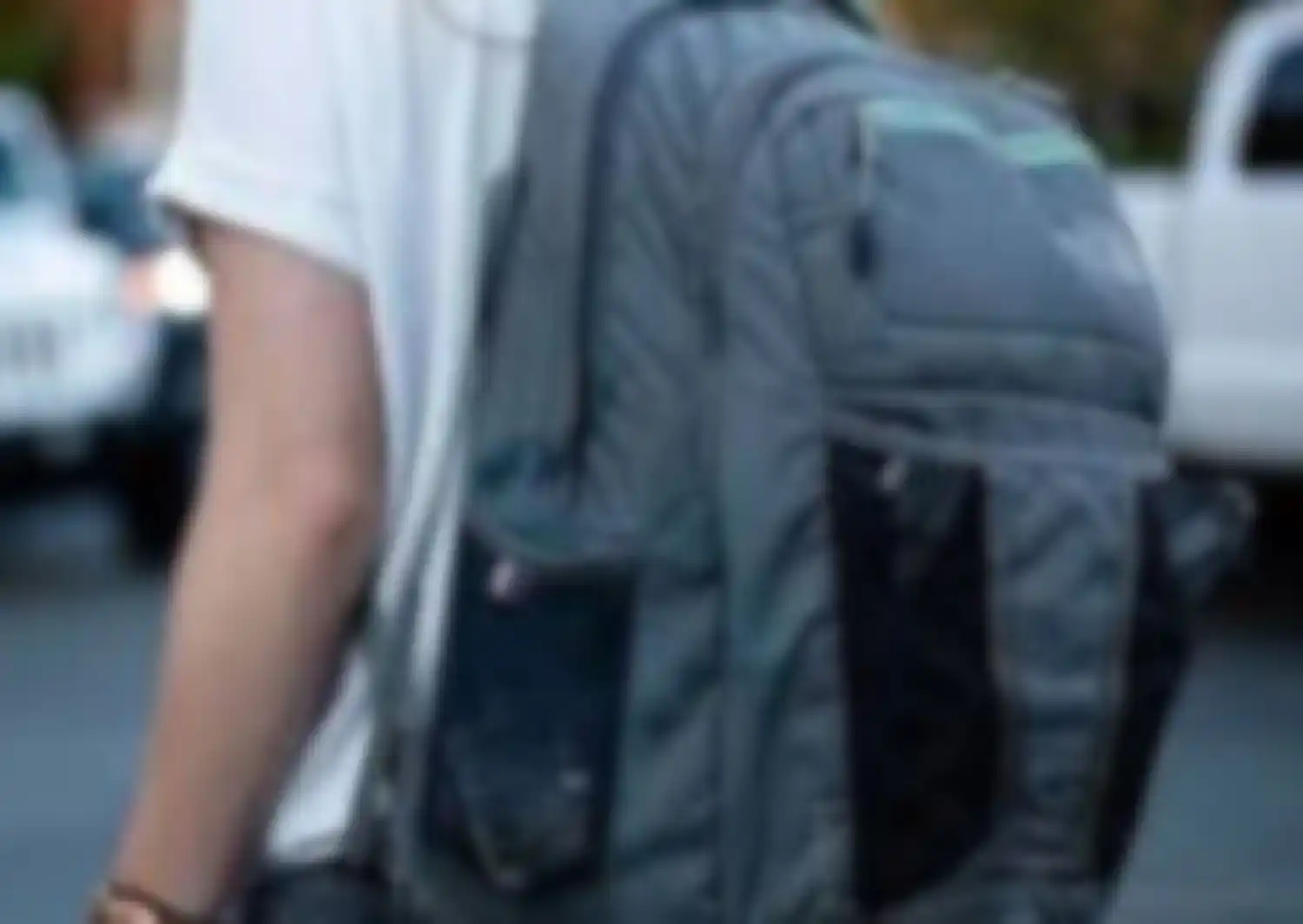 Motochorros asaltaron a un adolescente de 14 años en la puerta de su casa