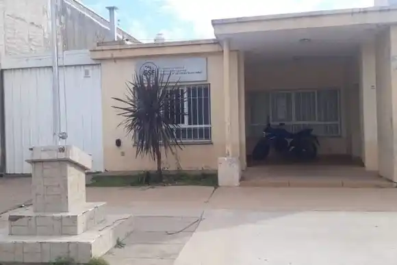 Le largó los perros a la policía que lo estaba buscando: le iniciaron una causa por desobediencia