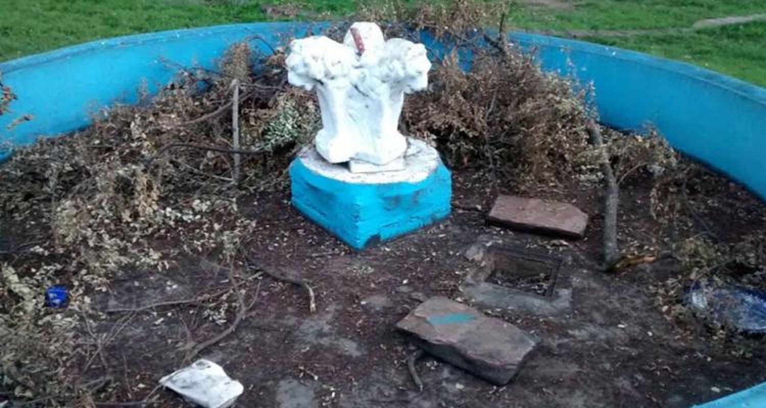 Quejas por el “estado de abandono” de la plaza de la terminal