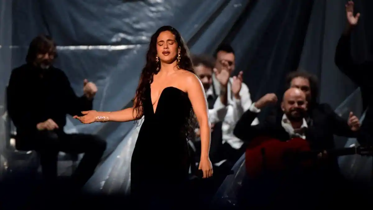 Rosalía y Jeremy Allen White ya no esconden su amor