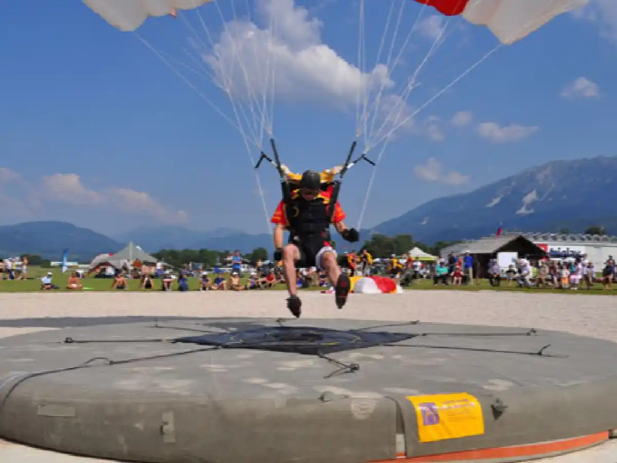 Paracaidismo: habrá fiesta en el cielo