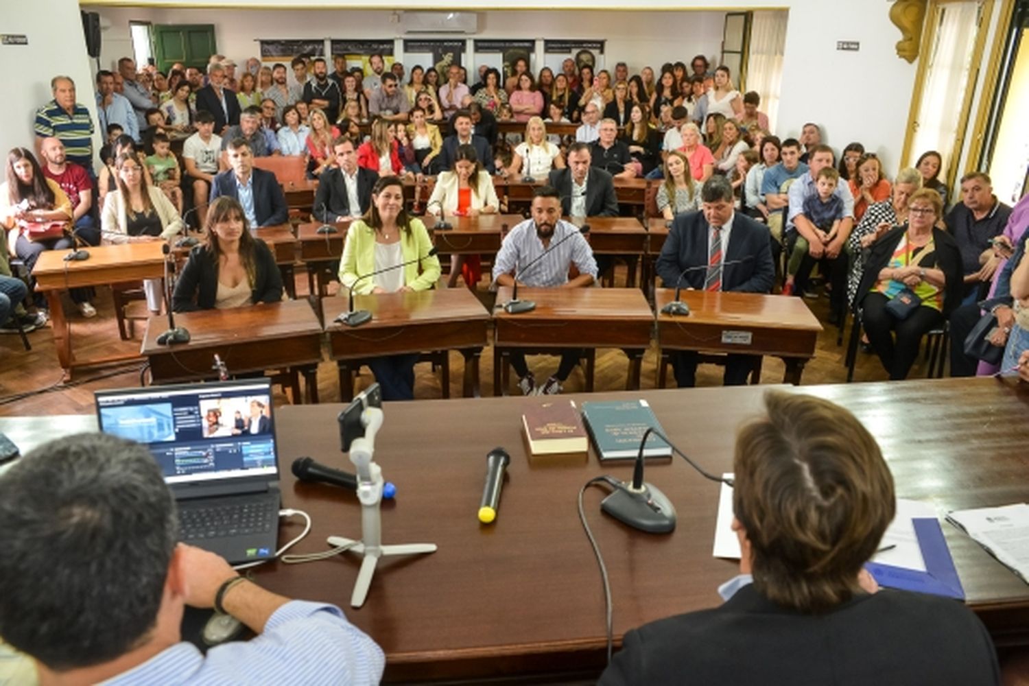 Tensión en el HCD de Chascomús: los concejales del peronismo se retiraron de la sesión y la oposición tiró la bronca