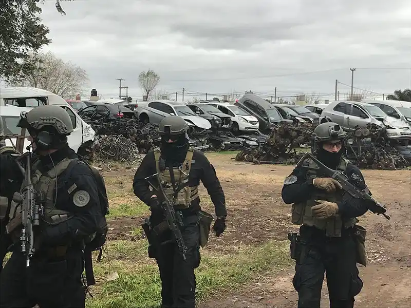 Megaoperativo en desarmaderos ilegales: un millón de autopartes secuestradas