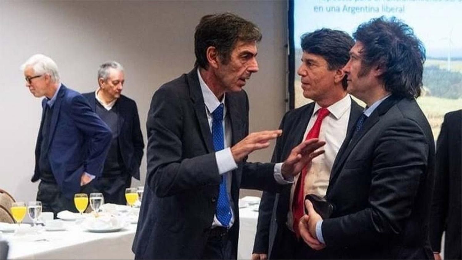 Eduardo Rodríguez Chirillo, el secretario de Energía, junto al presidente Javier Milei y el jefe de Gabinete, Nicolás Posse.