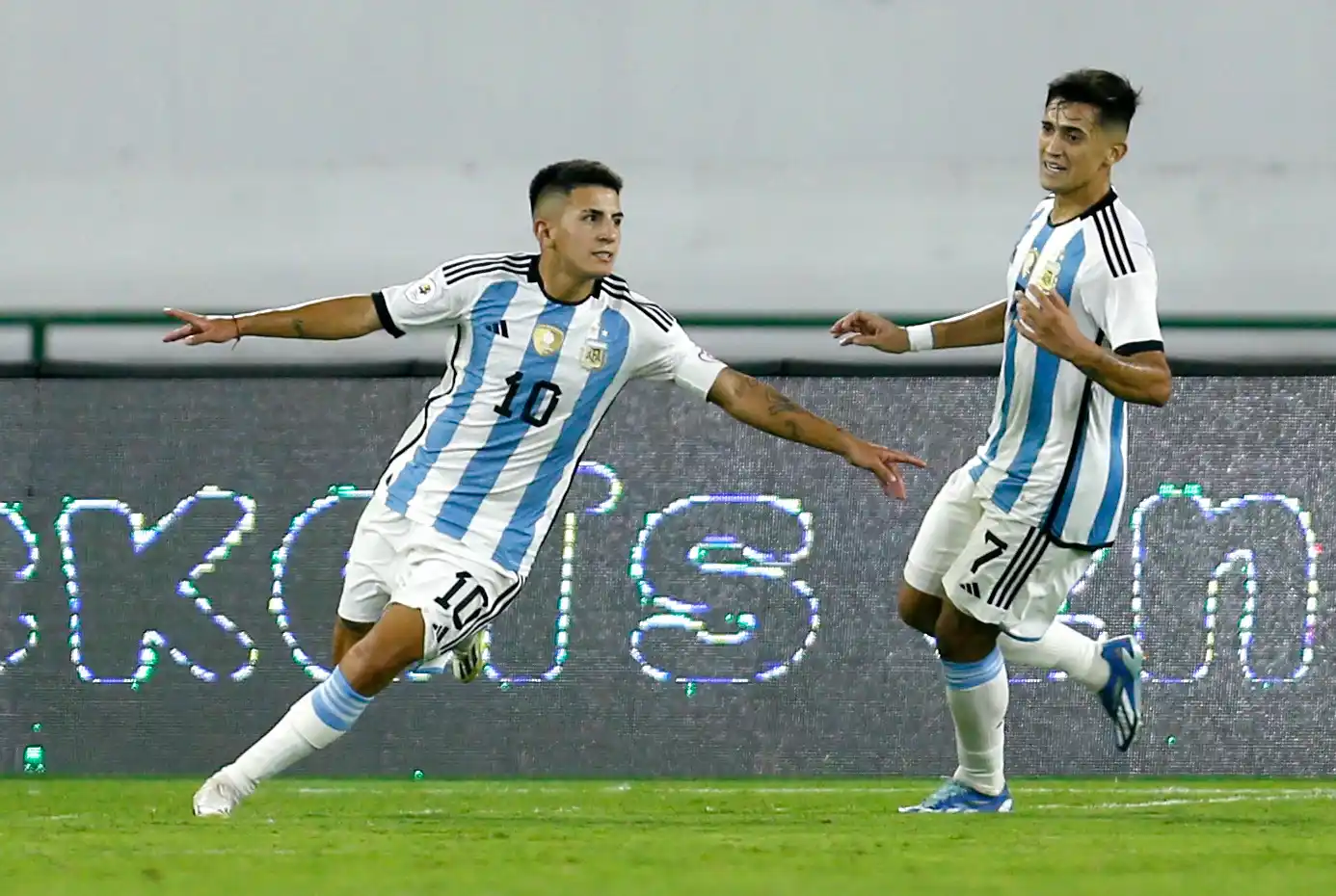 Argentina, con Brasil, a todo o nada por un lugar en París