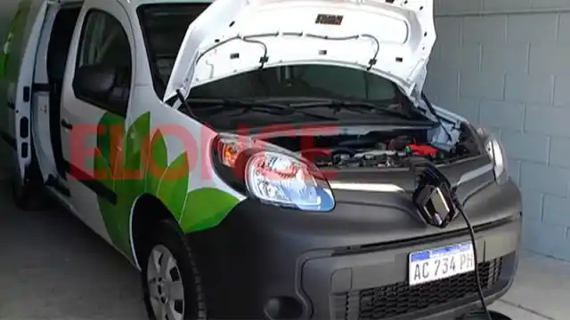 Enersa puso en funcionamiento dos camionetas 100% eléctricas