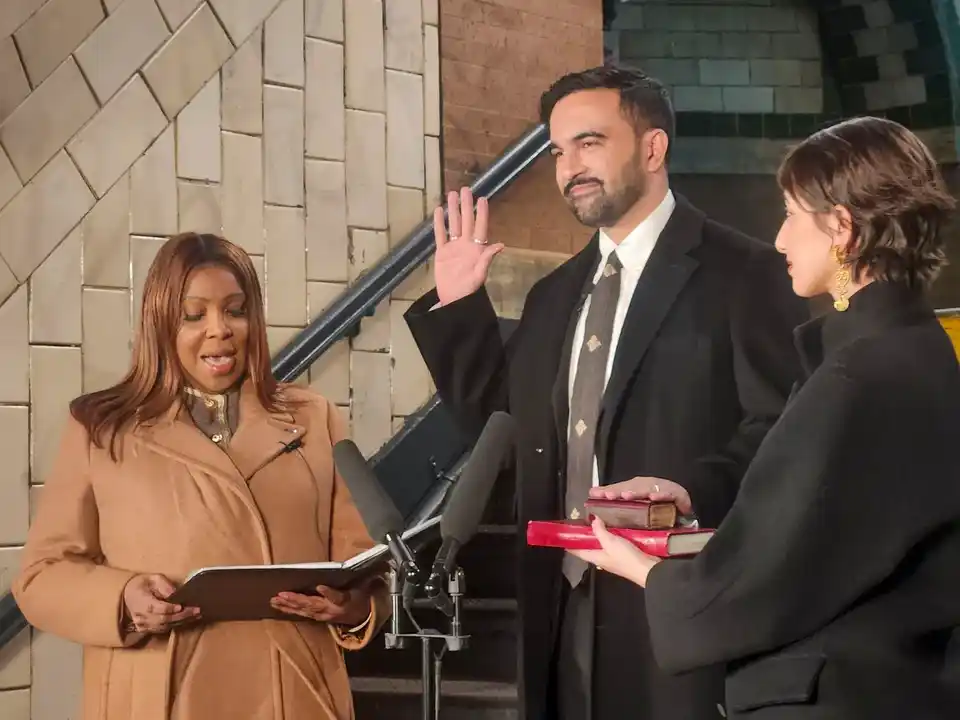 El acto se realizó en una antigua estación de subte.