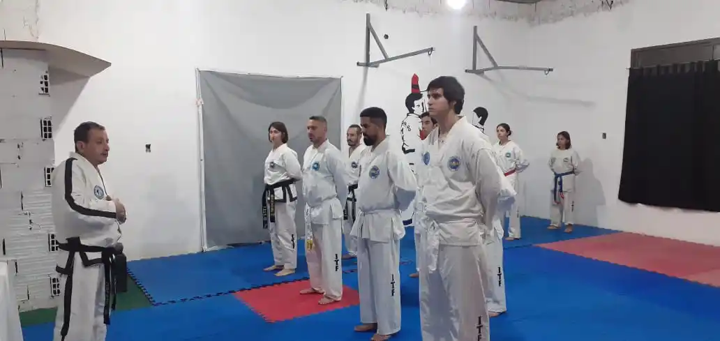 Evaluaciones y buen desempeño en taekwondo