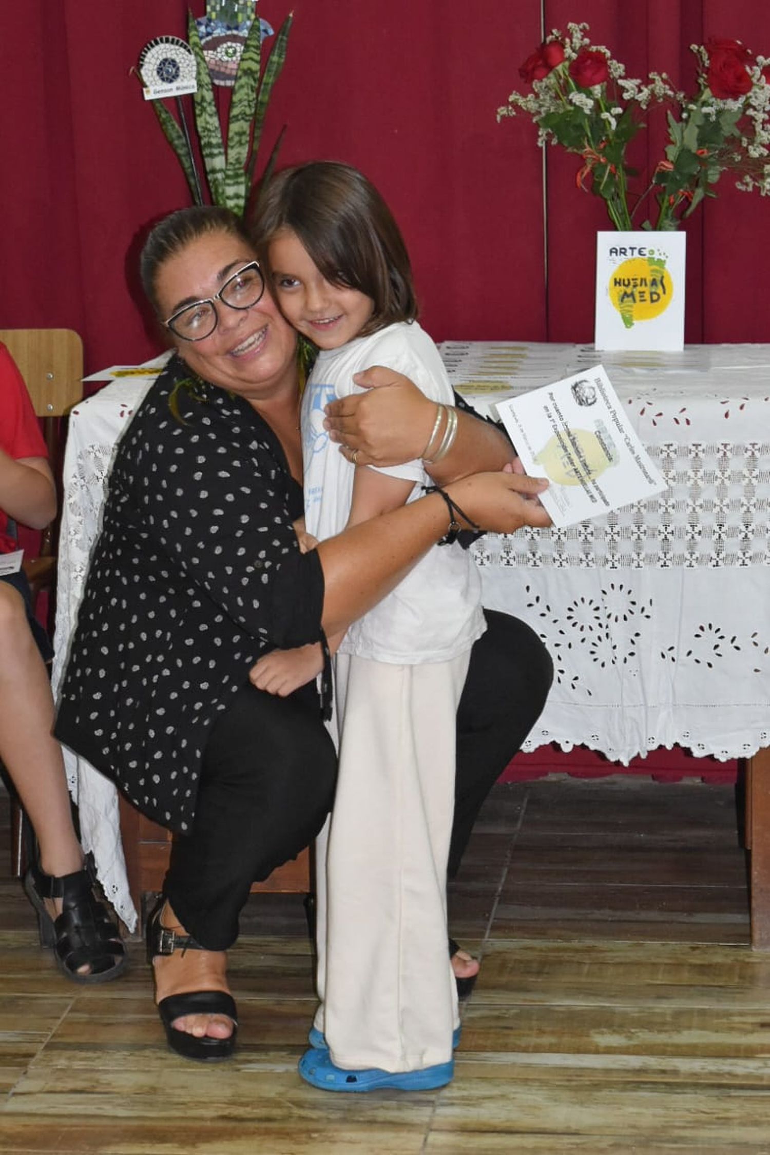 Se realizó la primera exposición de “Arte Huellas Med”