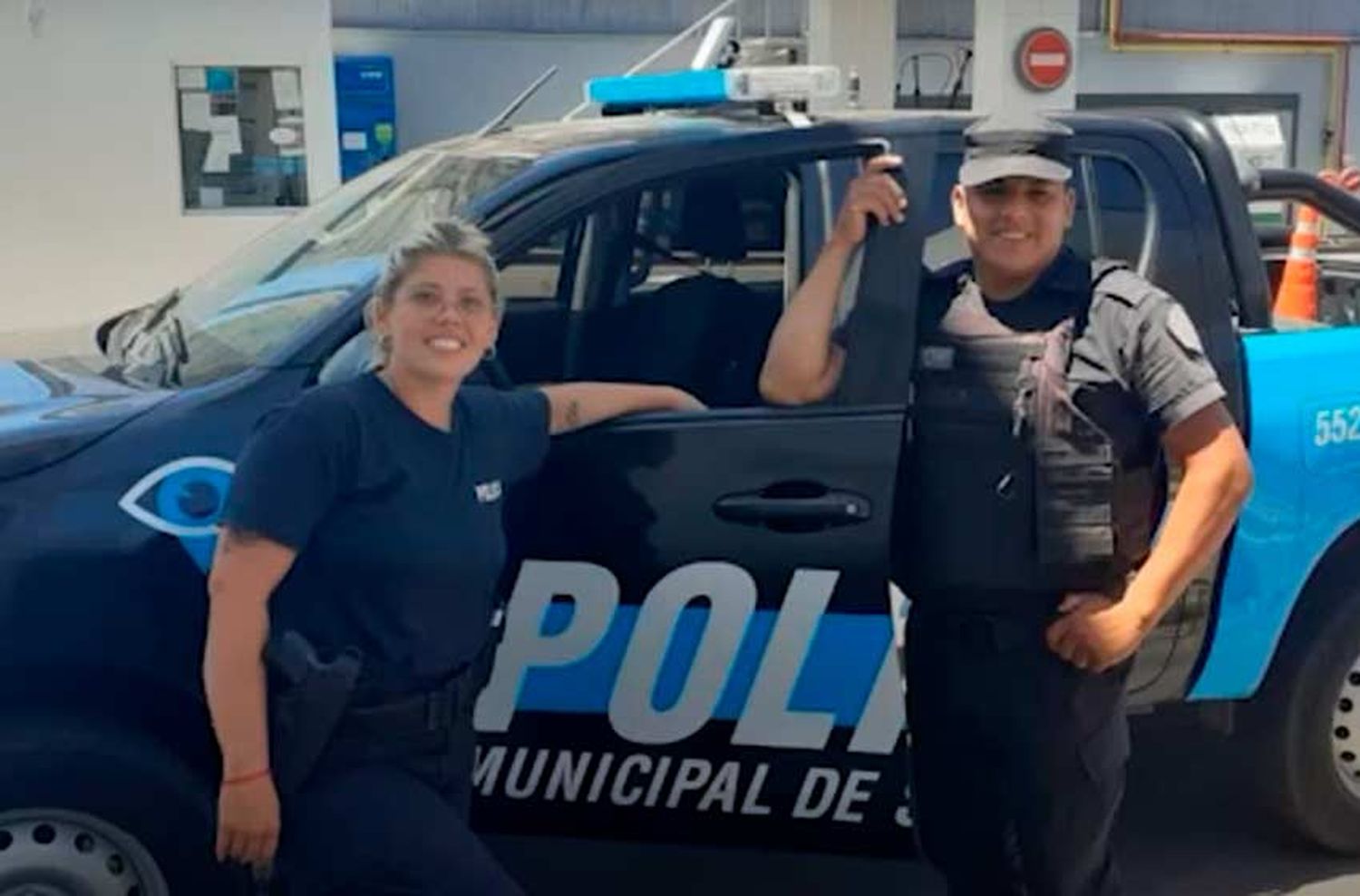 Video: policías le salvaron la vida a una beba gracias al RCP