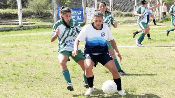 Santa María de Oro estira diferencias en la punta del Femenino