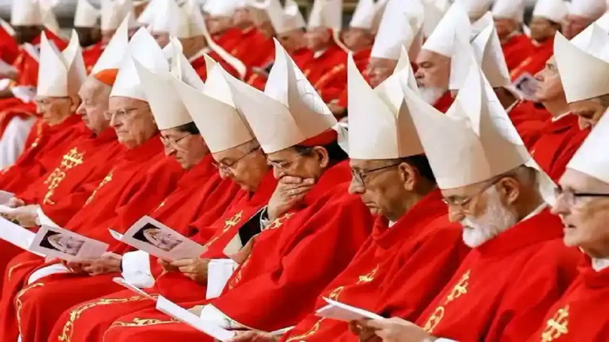 YA LLEGARON TODOS: listos los CARDENALES para el CÓNCLAVE  y estos son los detalles de la elección
