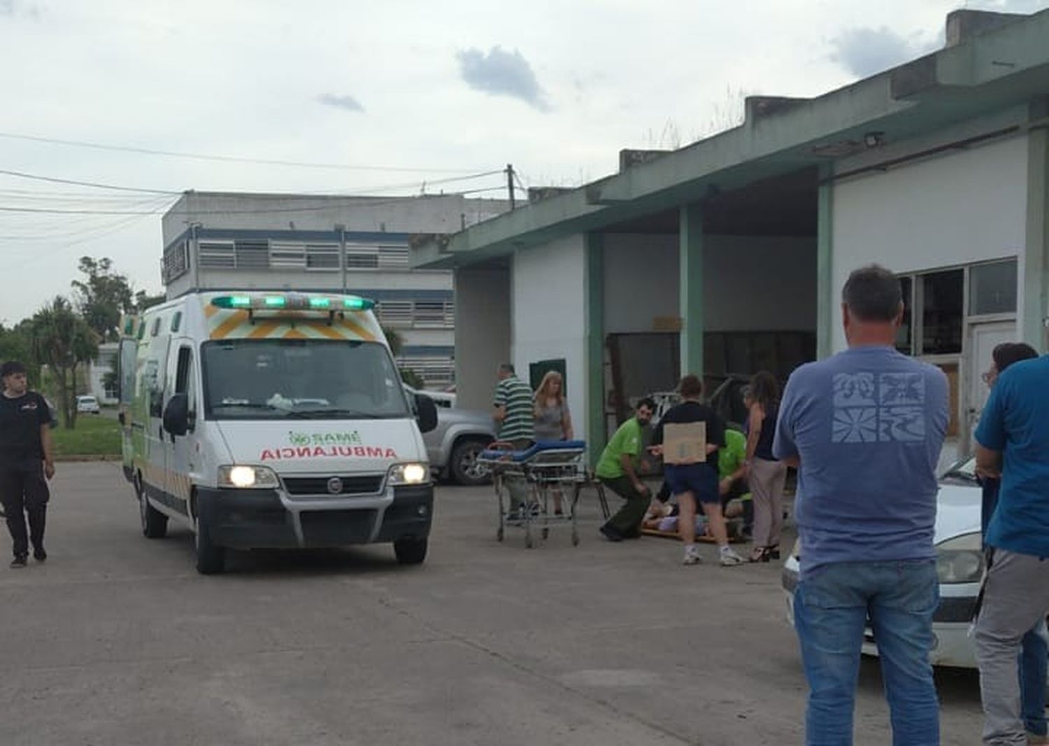 Una ambulancia en el lugar