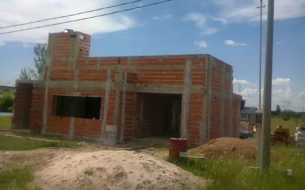 Un joven falleció tras recibir una descarga eléctrica en una obra