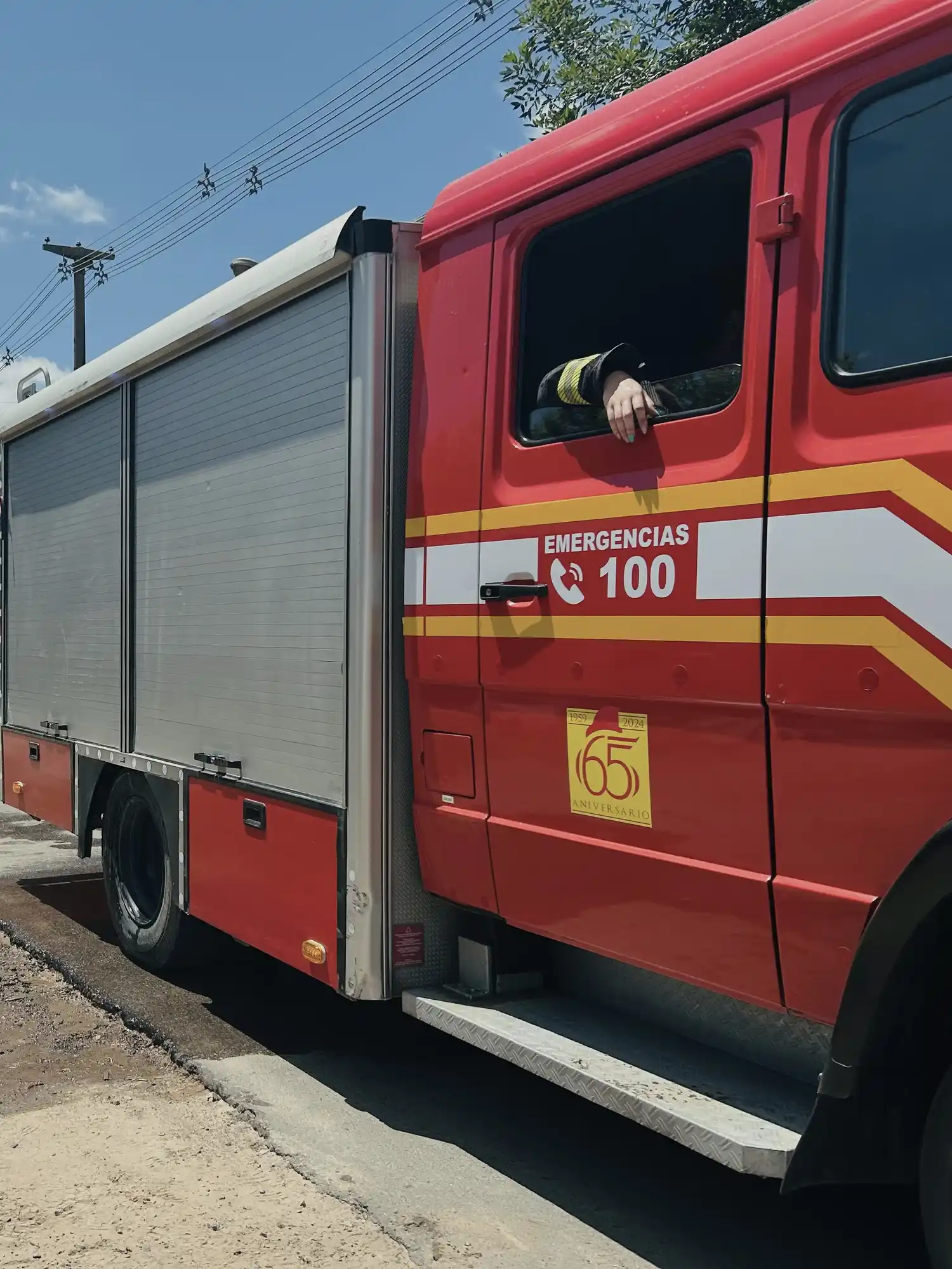 Bomberos Voluntarios acudieron al incendio de vivienda en San Martín al 3300.