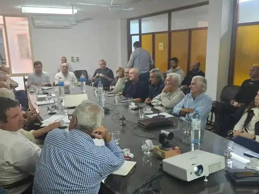 El Consejo Directivo de Carsfe abordó temas clave para el campo santafesino.