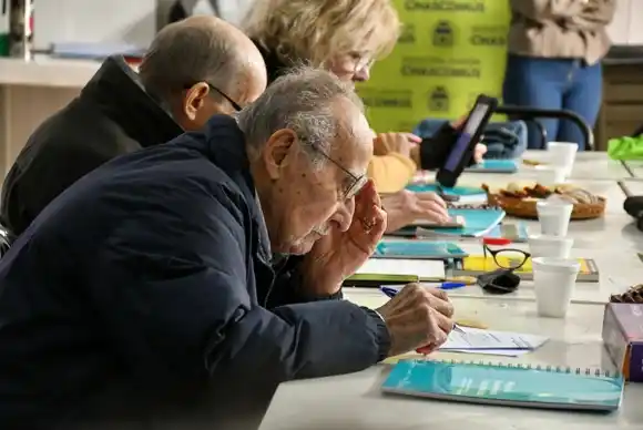 Javier Gastón dio inicio formal a la capacitación en Herramientas Tecnológicas para Adultos Mayores