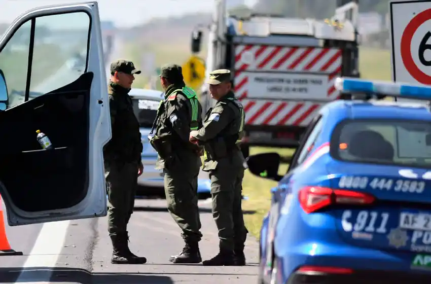 Tragedia en la autopista Rosario-Buenos Aires: un hombre murió tras ser atropellado por un camión