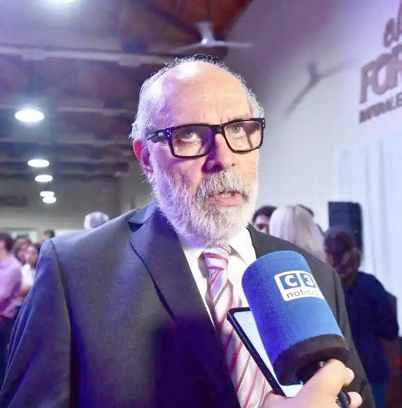 Jorge Ibáñez expresó preocupación por el 
contexto nacional y la falta de obra pública