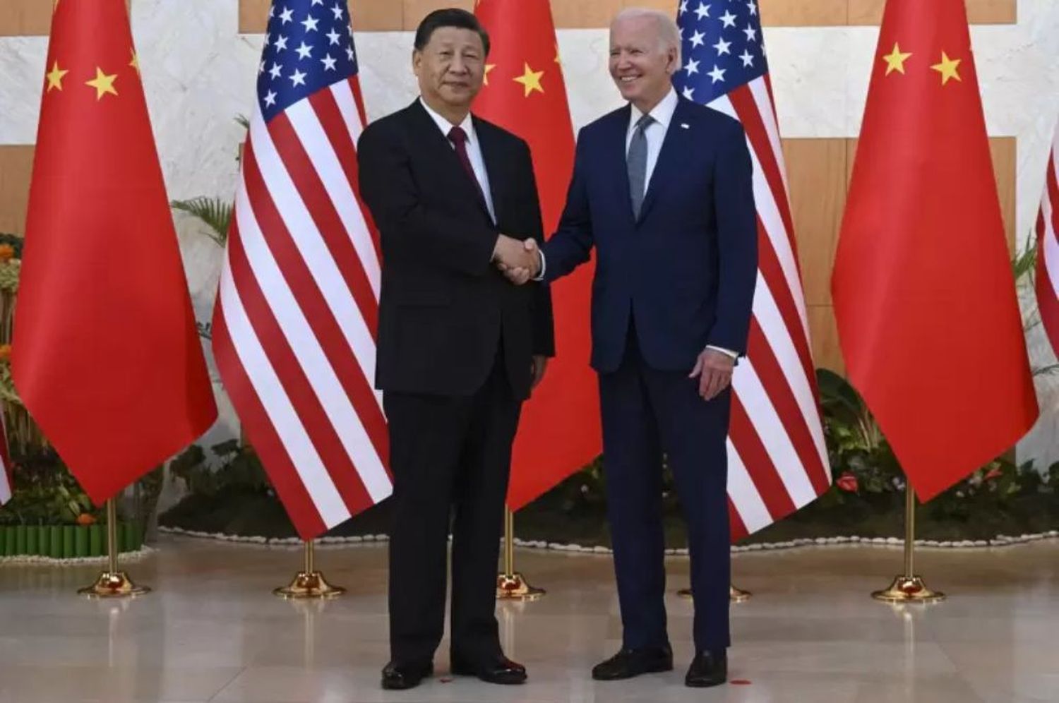 Reunión bilateral en Bali: Xi Jinping y Joe Biden coincidieron en la necesidad de evitar un “conflicto”