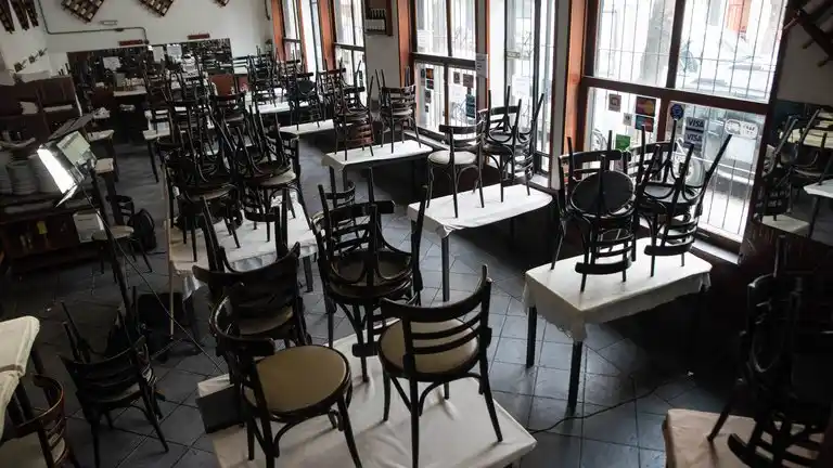 Por el impacto de la pandemia, el PBI de la Argentina se contrajo un 9,9% en 2020